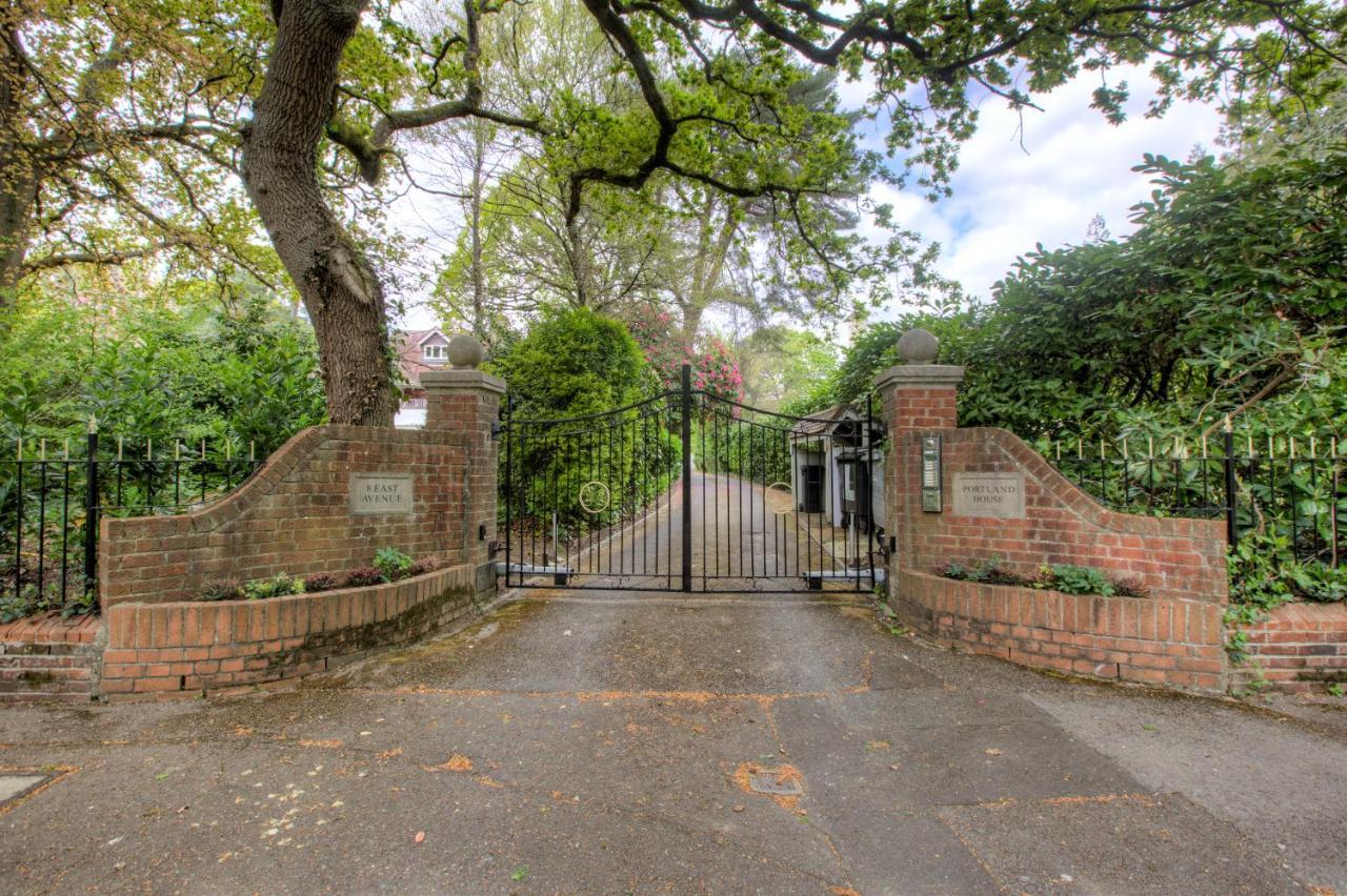 Luxury 3 Bedroom Apartment Close To Beach, Bournemouth & Meyrick Park Екстериор снимка